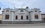 Willa secesyjna, biały budynek, obecnie siedziba sanatorium dla dzieci