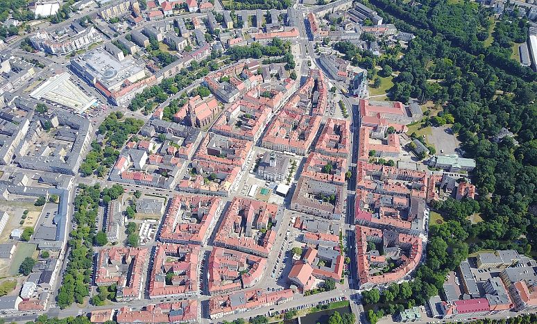 2880px-Kalisz_aerial_view_2019_P20.jpg