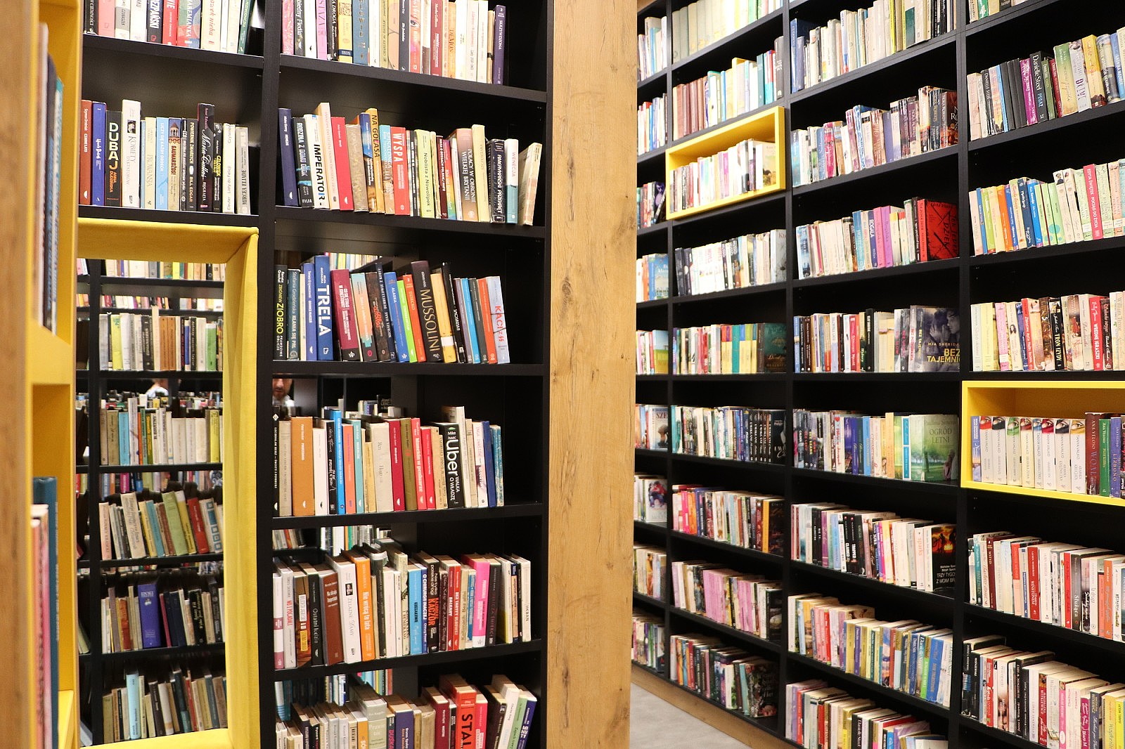 biblio.jpg [457.37 KB]