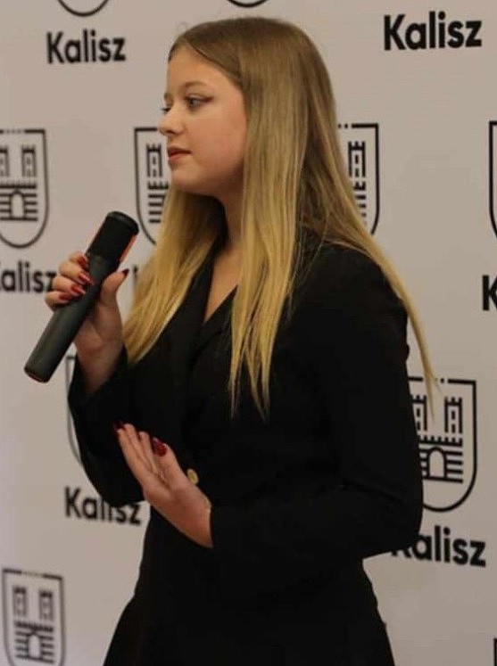 Julia Błaszczyk_20250903084540.jpg [52.08 KB]
