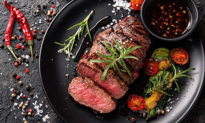 juicy-grilled-steak-with-rosemary-cherry-tomatoes-chili (1).jpg